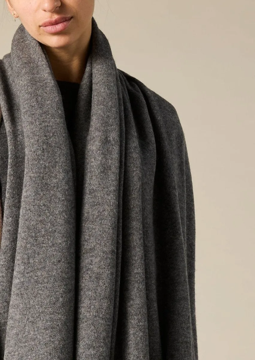 100% Cashmere Wrap in Charcoal Marle Grey