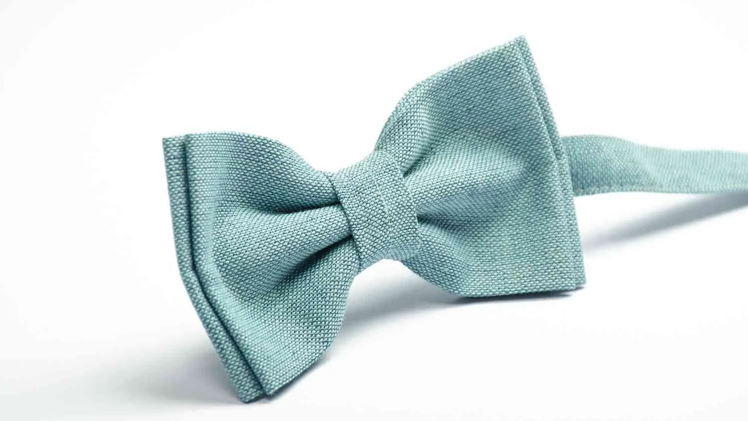 Stylish Medium Aqua Blue Linen Bow Tie for Weddings and Groomsmen